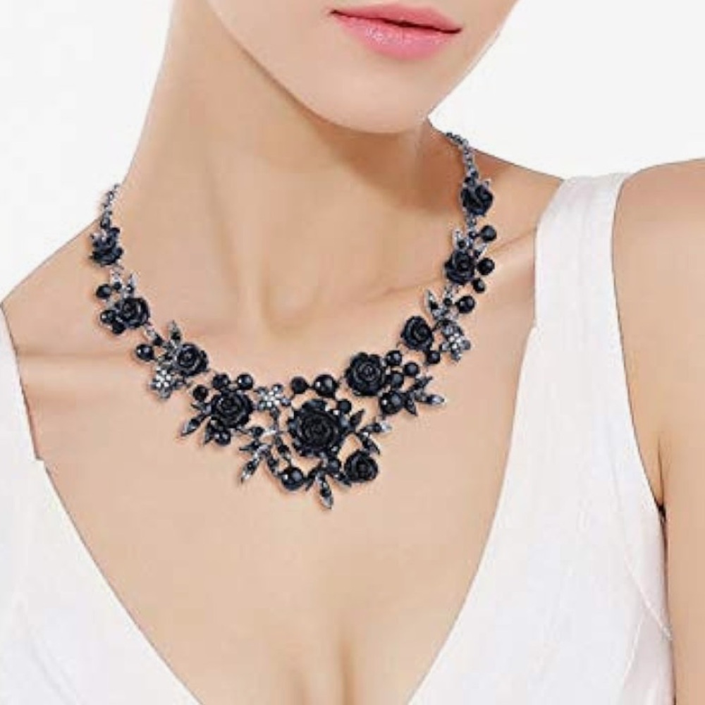 *NWOT* Ever Faith Women's Crystal Black Faux Pearls Rose Flower Leaf Necklace